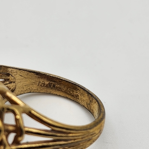 Vintage Aurora 18KT HGE Green & White Opalescent Crystal Cocktail Ring (8) - Picture 8 of 9